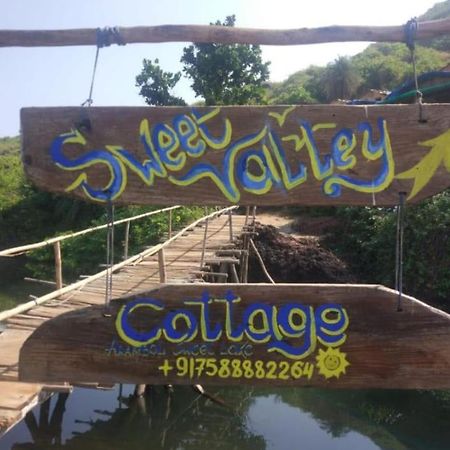 Sweet Valley Cottages Arambol Exterior photo